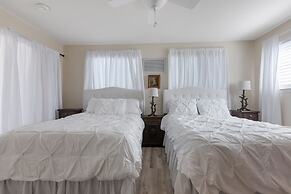 Guadalupe Bluff Farmhouse 3 Bedroom Home by RedAwning