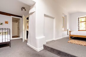 Oldmill-2bed-sleeps6-hottub-privategarden