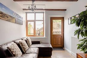 Oldmill-2bed-sleeps6-hottub-privategarden