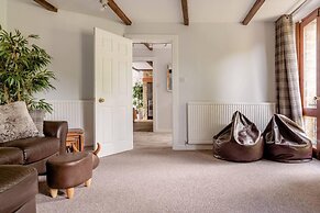 Oldmill-2bed-sleeps6-hottub-privategarden