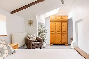 Oldmill-2bed-sleeps6-hottub-privategarden