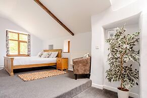 Oldmill-2bed-sleeps6-hottub-privategarden