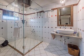 Tree of Life Darbargadh, Dared