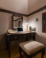 Tree of Life Darbargadh, Dared