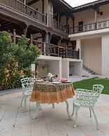 Tree of Life Darbargadh, Dared