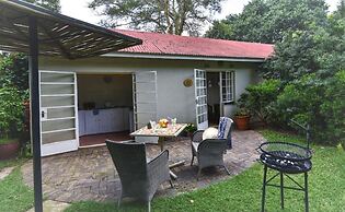 Bushwillow Spacious Cottage for 2 People With Private Garden Access!