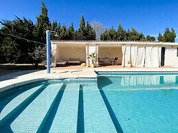 Charming Rural House And Pool 7 Min From The Beach