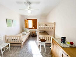 Charming Rural House And Pool 7 Min From The Beach