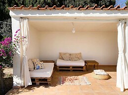 Charming Rural House And Pool 7 Min From The Beach