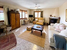 Charming Rural House And Pool 7 Min From The Beach