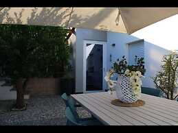 Deluxe Dependance Living Roo-deluxe Soggiorno In Dependance Con Piscin