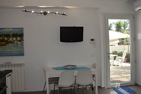 Deluxe Dependance Living Roo-deluxe Soggiorno In Dependance Con Piscin