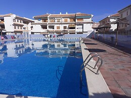 Apartment in Playa del Tamarit With Pool