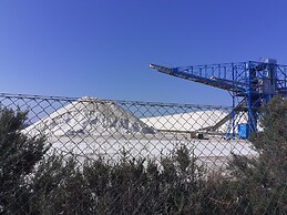 Apartment in Playa del Tamarit With Pool