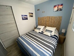 Sea View Apartment 50 Meters From the Beach
