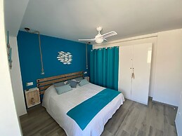 Sea View Apartment 50 Meters From the Beach