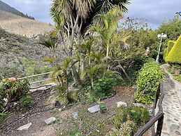 Cottage With 1 Bedroom, 1 Bathroom, Heated Solar Pool, Sauna, Jacuzzi,