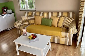 Cottage With 1 Bedroom, 1 Bathroom, Heated Solar Pool, Sauna, Jacuzzi,