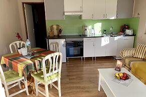 Cottage With 1 Bedroom, 1 Bathroom, Heated Solar Pool, Sauna, Jacuzzi,