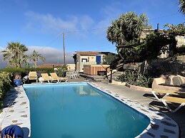 Cottage With 1 Bedroom, 1 Bathroom, Heated Solar Pool, Sauna, Jacuzzi,