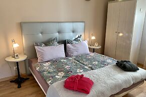 Cottage With 1 Bedroom, 1 Bathroom, Heated Solar Pool, Sauna, Jacuzzi,