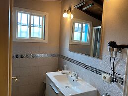 Cottage With 1 Bedroom, 2 Bathroom Heated Solar Pool, Sauna, Jacuzzi G