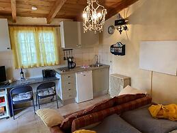 Cottage With 1 Bedroom, 2 Bathroom Heated Solar Pool, Sauna, Jacuzzi G