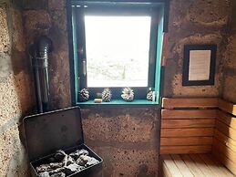 Cottage With 1 Bedroom, 2 Bathroom Heated Solar Pool, Sauna, Jacuzzi G