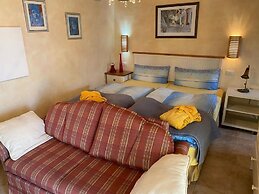 Cottage With 1 Bedroom, 2 Bathroom Heated Solar Pool, Sauna, Jacuzzi G