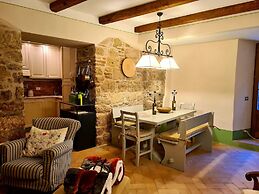 La Terrazza, Historic Tuscan Stone Residence With Garden and Terrace i
