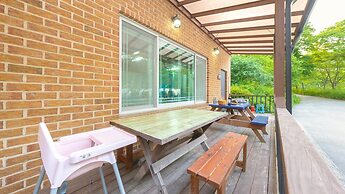 Gapyeong Highmong Pet-friendly Kids Pool