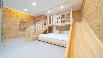 Gapyeong Highmong Pet-friendly Kids Pool