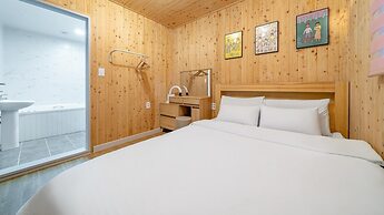 Gapyeong Ddobagi Pet & Spa Glamping