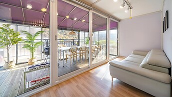 Gapyeong Ddobagi Pet & Spa Glamping