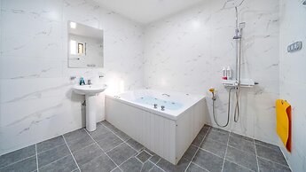 Gapyeong Ddobagi Pet & Spa Glamping