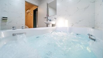 Gapyeong Ddobagi Pet & Spa Glamping