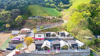 Gapyeong Ddobagi Pet & Spa Glamping