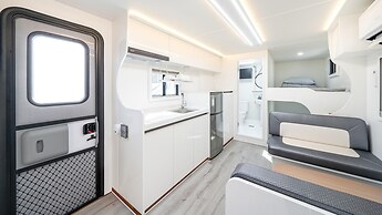 Gapyeong Ddobagi Pet & Spa Glamping