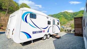 Gapyeong Ddobagi Pet & Spa Glamping