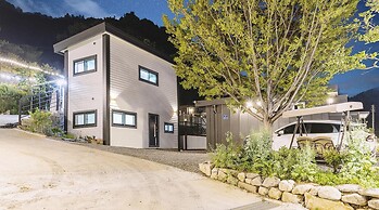 Gapyeong Ddobagi Pet & Spa Glamping