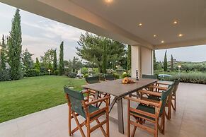 Villa Verano - Spacious 5-bdr & 5-bth Villa