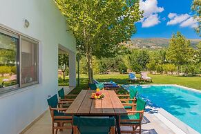 Villa Verano - Spacious 5-bdr & 5-bth Villa