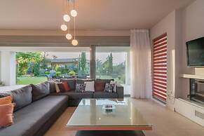 Villa Verano - Spacious 5-bdr & 5-bth Villa