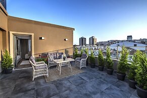 Valente Suites & Hotel