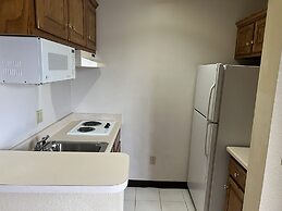 Express Inn & Suites