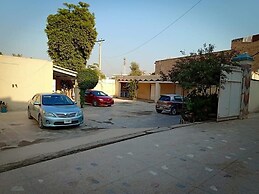 Shahi Palace Guest House