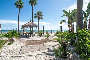 Hawaiian Inn Studios