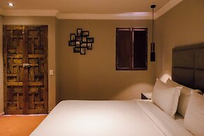 Mikaella Hotel