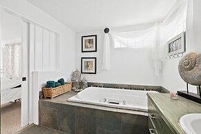 Golden Magnolia Resort & Spa