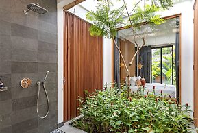 Villa Castil di Udara by Villa Finder